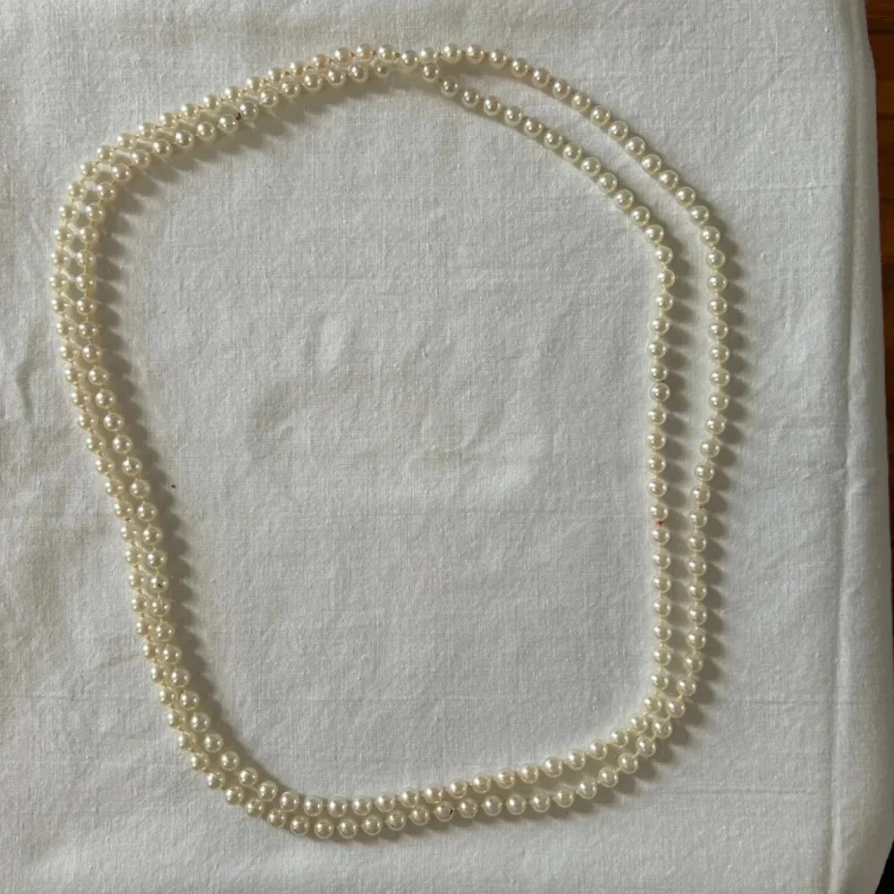 Erica Lyons Black and White Costume Jewelry w/ Black and White Bead Strands - Picture 5 of 6